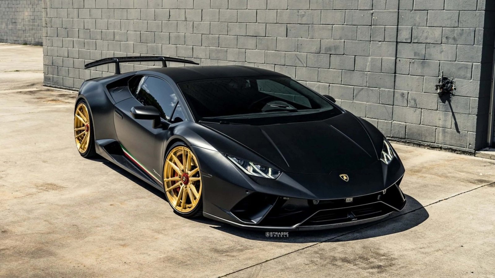 Huracan Scaled